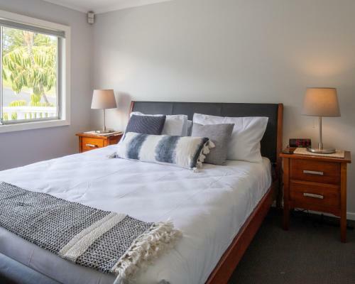 Classic 4-bed Australian Beach Getaway