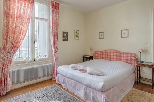 Hostal Manoir Du Parc (Adults Only)