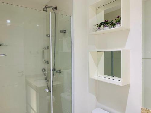 Apartamento A 200 Metros Da Paulista Com AC
