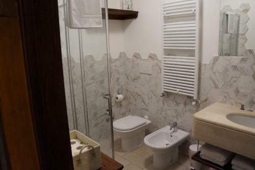 Hostal La Brigata Apartments Suite Room