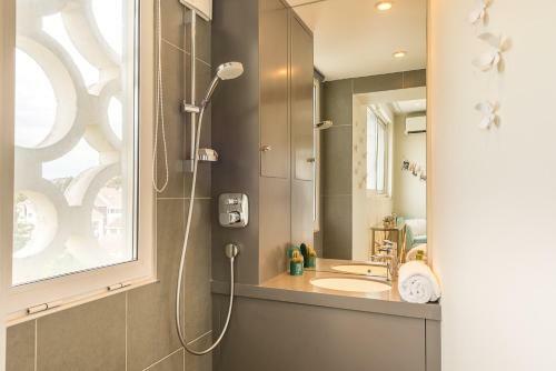 Annecy Lake, Luxury Top Floor Apartment