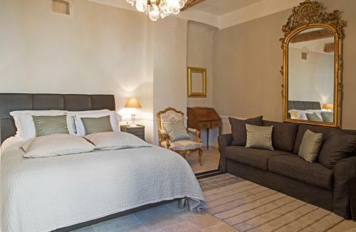 Maison Venisso Home Rental