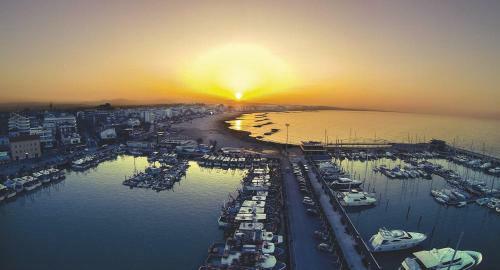Apartamento In Centro E Al Mare - Casa Con Terrazzo E Netflix