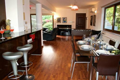 Rotelia Gardens Luxury Beach Villa