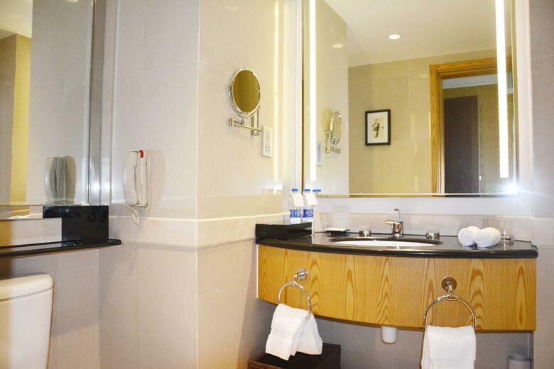 New World Shanghai Hotel