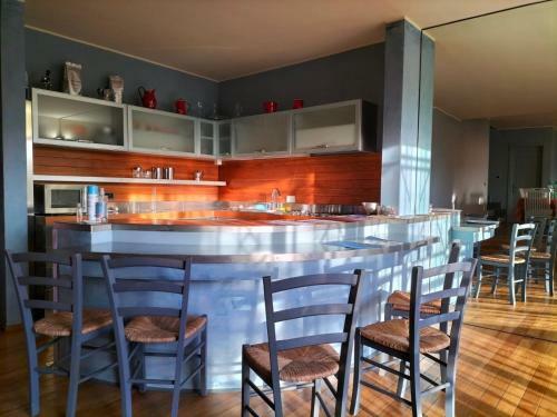 Chesapeake House Chiavari