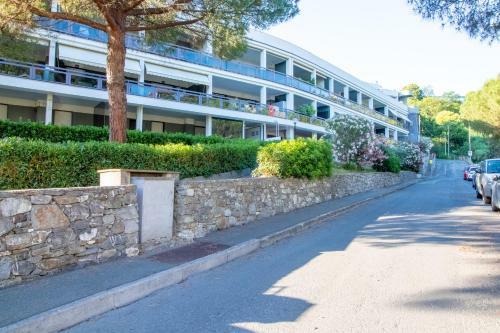 Pine Terrace Apartment