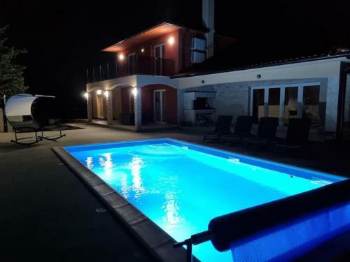 Villa Oasis - Pool Villa In Heart Of Istria