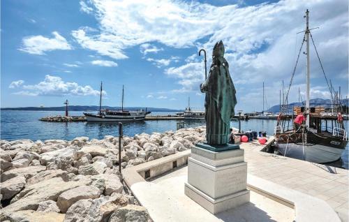 Nice Apartment In Baska Voda With 2 Bedrooms