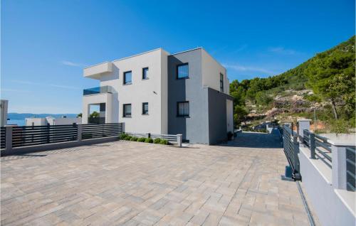 Stunning Apartment In Baska Voda With 1 Bedrooms