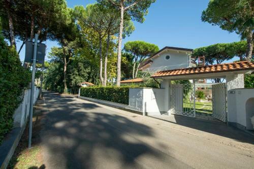 Villa Luxury Dacia Beach Forte Dei Marmi 12 Posti Letto