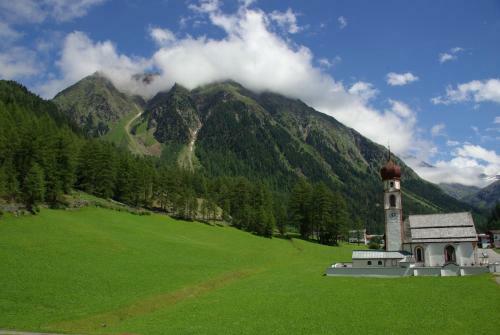 Bed & Breakfast Landhaus Sch�pf & Haus Alpina