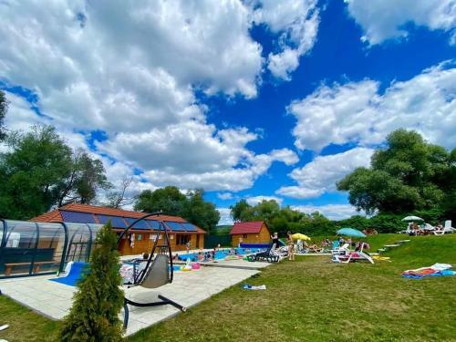 Hostal K�z�pajta Nyaral�