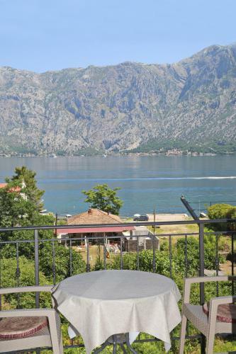 Sea View Apartment In Kotor