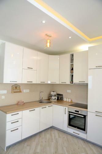 Sea View Apartment In Kotor