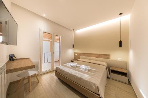 Hostal Coresi Rooms