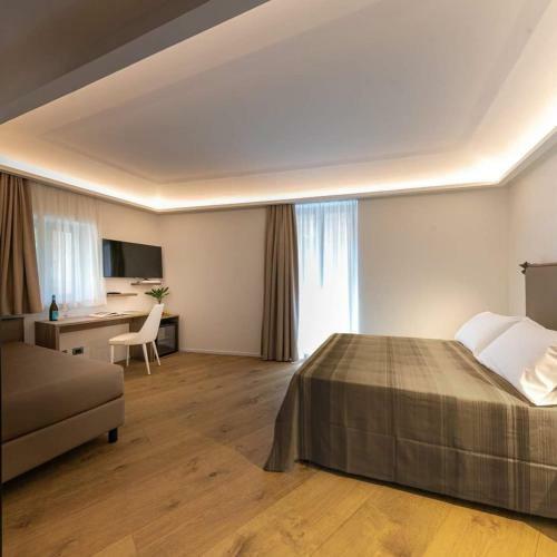 Hostal Palazzo Raho Suites