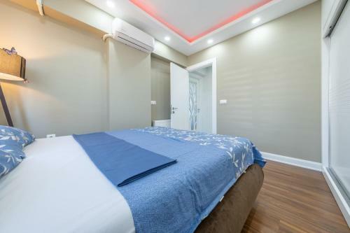 Antalya Lara 1+1 Luxury Apartment