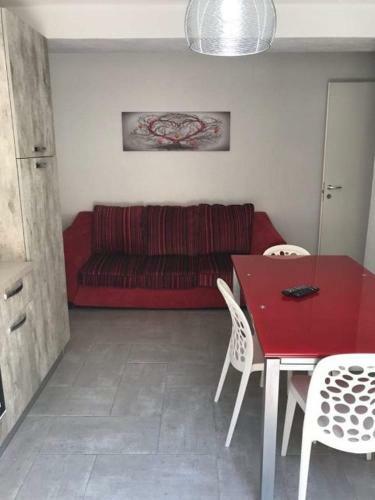 Red Passion Apartment