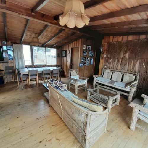 Espectacular Casa En Los Bosques de Algarrobo