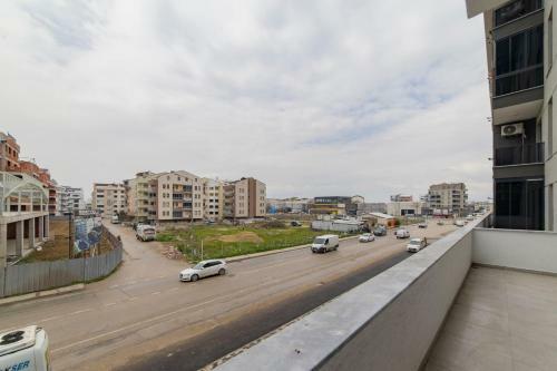 Lovely 3 Bdrm Apartment Close To Everything