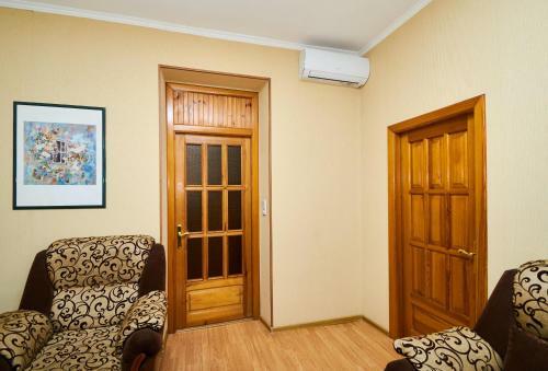 Victory Square Apartment