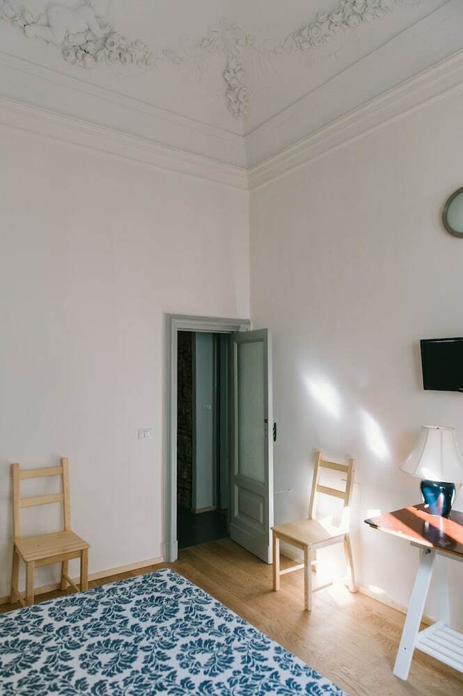 Hostal Eco Rooms Velacatania