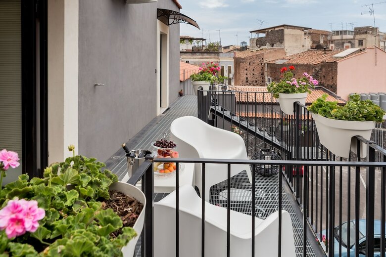 Hostal Scuto Home