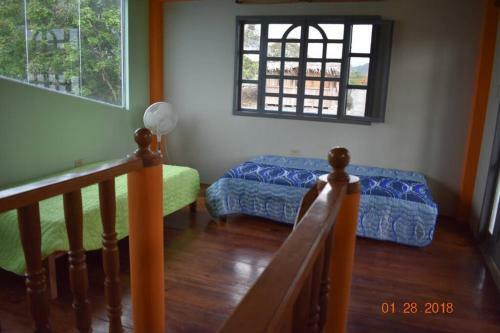 Amplia Casa Con Jard�n En Ol�n