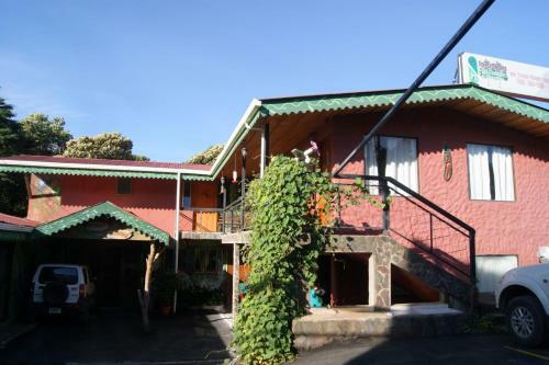 Hostal Manakin Bird Lodge Monteverde