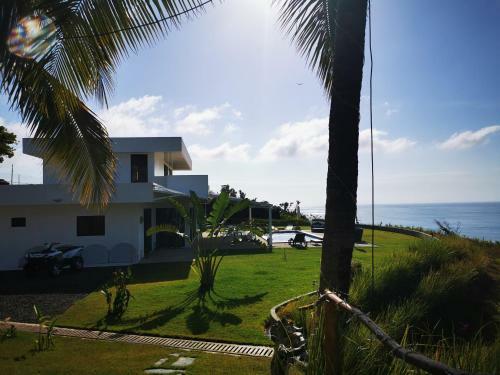 Bed & Breakfast Ocean Breeze Cove - Luxury Retreat