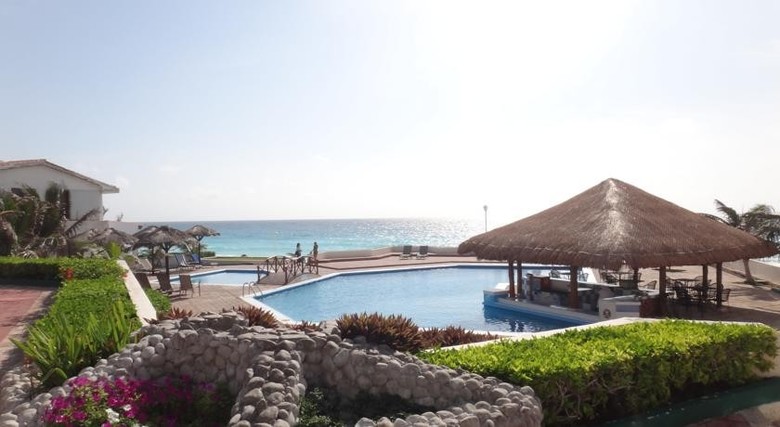 Cancun Beach Aparthotel