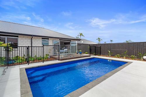 Sunny Daze - Papamoa Beach Holiday Home