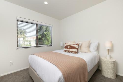 Mediterranean Villa Close To Papamoa Beach With Spa Pool