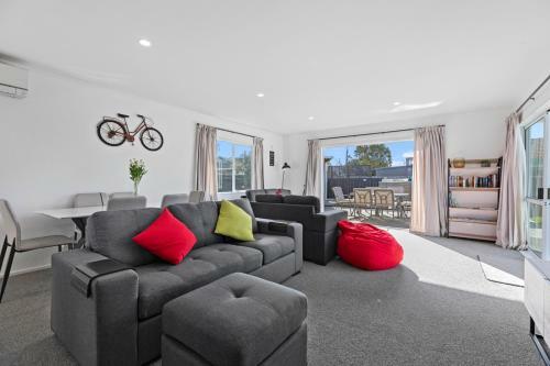 Lazy Sun Daze - Papamoa Holiday Home
