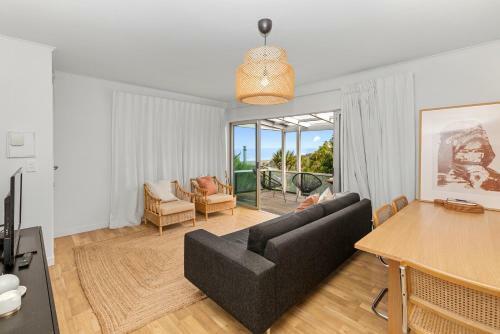 The Piha Beach House - Piha Holiday Home