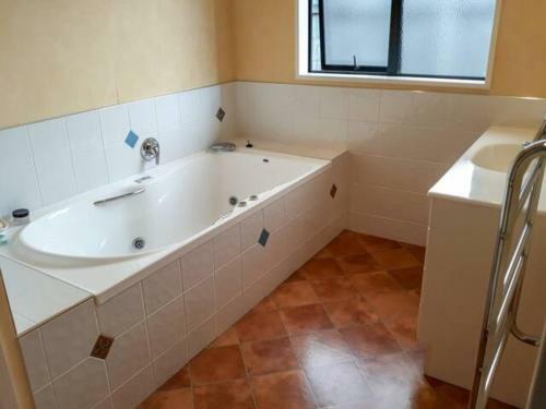 Quiet Homestay, Private Room With Own Bathroom
