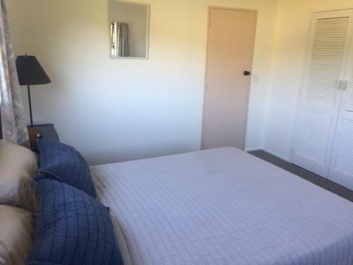 Raglan Beach Retreat - 2 Bedrooms - With Wifi