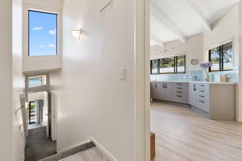 Greenslade Canopy - Raglan Holiday Home