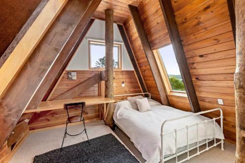 Tui Song Lodge - Raglan Holiday Home