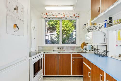 Relax On Rodney - Te Horo Beach Holiday Home