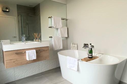 Modern Fully Fenced Stackbrae Holiday Home