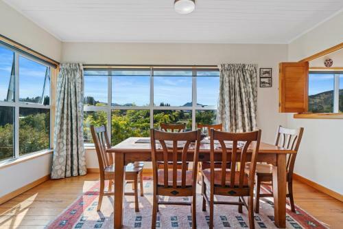 Hill Cottage - Wanaka Holiday Home