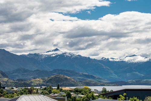 Alpine Bliss - Wanaka Holiday Home