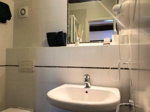 Hostal Corte Colori