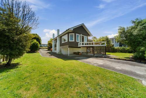 The Lakeview Lodge - Taupo Holiday Home