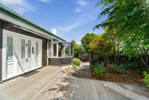 The Lakeview Lodge - Taupo Holiday Home