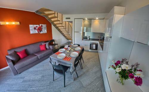 Rainbow Holiday Apartments Lake Como