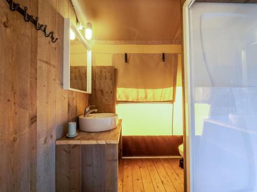 Lodge Holidays - Watersportcamping Heeg