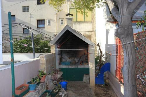 Apartments With A Parking Space Makarska - 16450